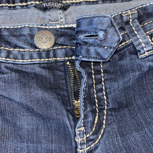 Silver Jeans Tuesday Crop Pants - Picture 10 of 10